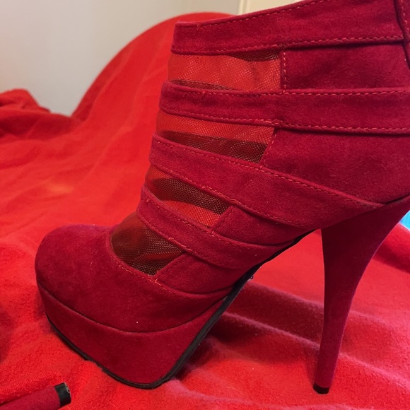Red Suede/mesh 5 1/2” heels - Picture 7 of 9